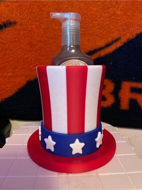 Uncle Sam’s Bath and body works soap holder (gel soap holder only)